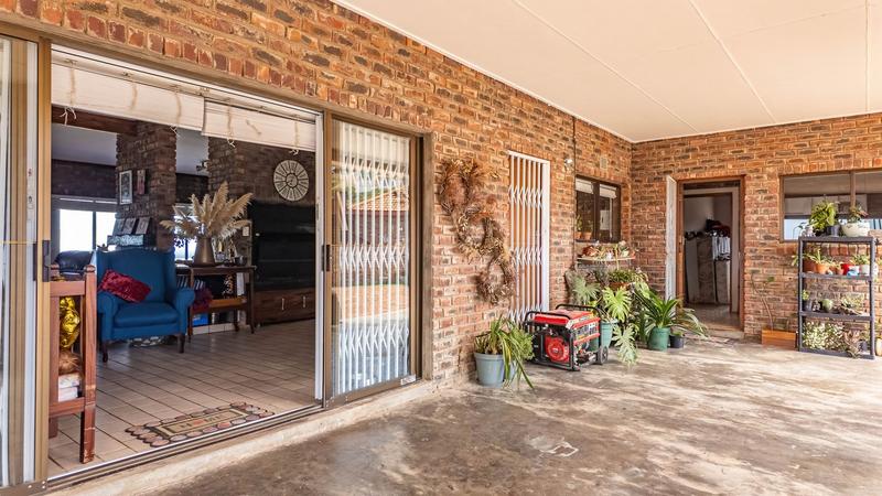 5 Bedroom Property for Sale in Dana Bay Western Cape